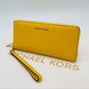 Michael Kors Large Continental Wallet Wristlet Leather